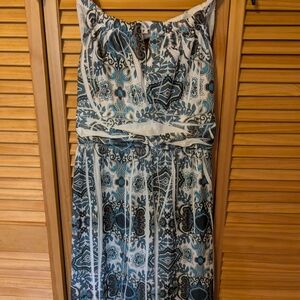 Chic Blue and White Floral Midi Dress